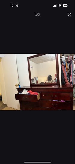 Dresser w/ mirror