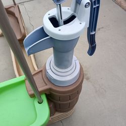 Step 2 water Play used condition durable plastic with some markings

Used condition
Description
The Pump & Splash Shady Oasis is an outdoor water acti