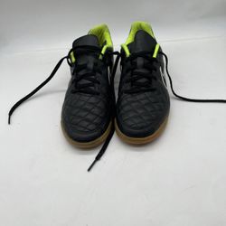 Nike Tiempo Mystic IV FG Futsol court shoes size 5.5 youth