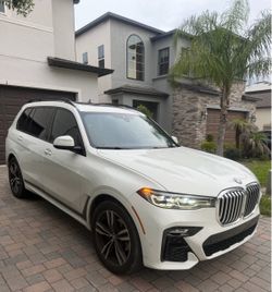 2021 BMW X7