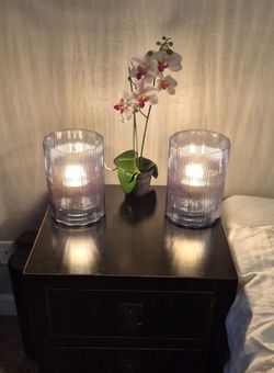 2 bedside lamps -ikea