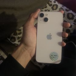 Looking To Trade iPhone 13 For A Blue Or White Or Black Or Red IPhone 13