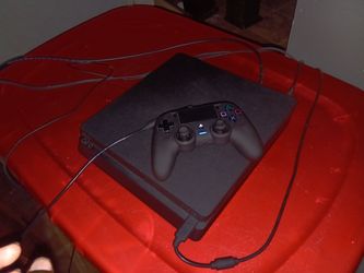 PlayStation 4 slim with pro controller with cords perfect condition runs on 60 FPS 700 GB