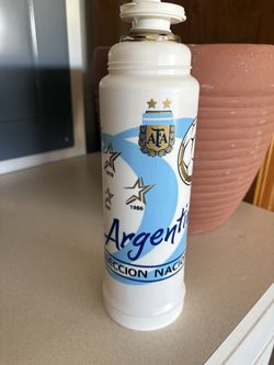 Thermal bottle hot or cold, 12.5” tall. Argentina National Team 1979/2001.  New condition. 