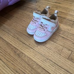 Baby Nike Shoes Size 5C