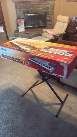 Casio Keyboard silver