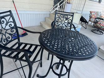 table in cushion Beautiful Cast Iron aluminum, Bistro set two chairs, table in cushion Beautiful