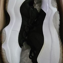 Retro 11 Lows Tuxedo Ds Size 8.5
