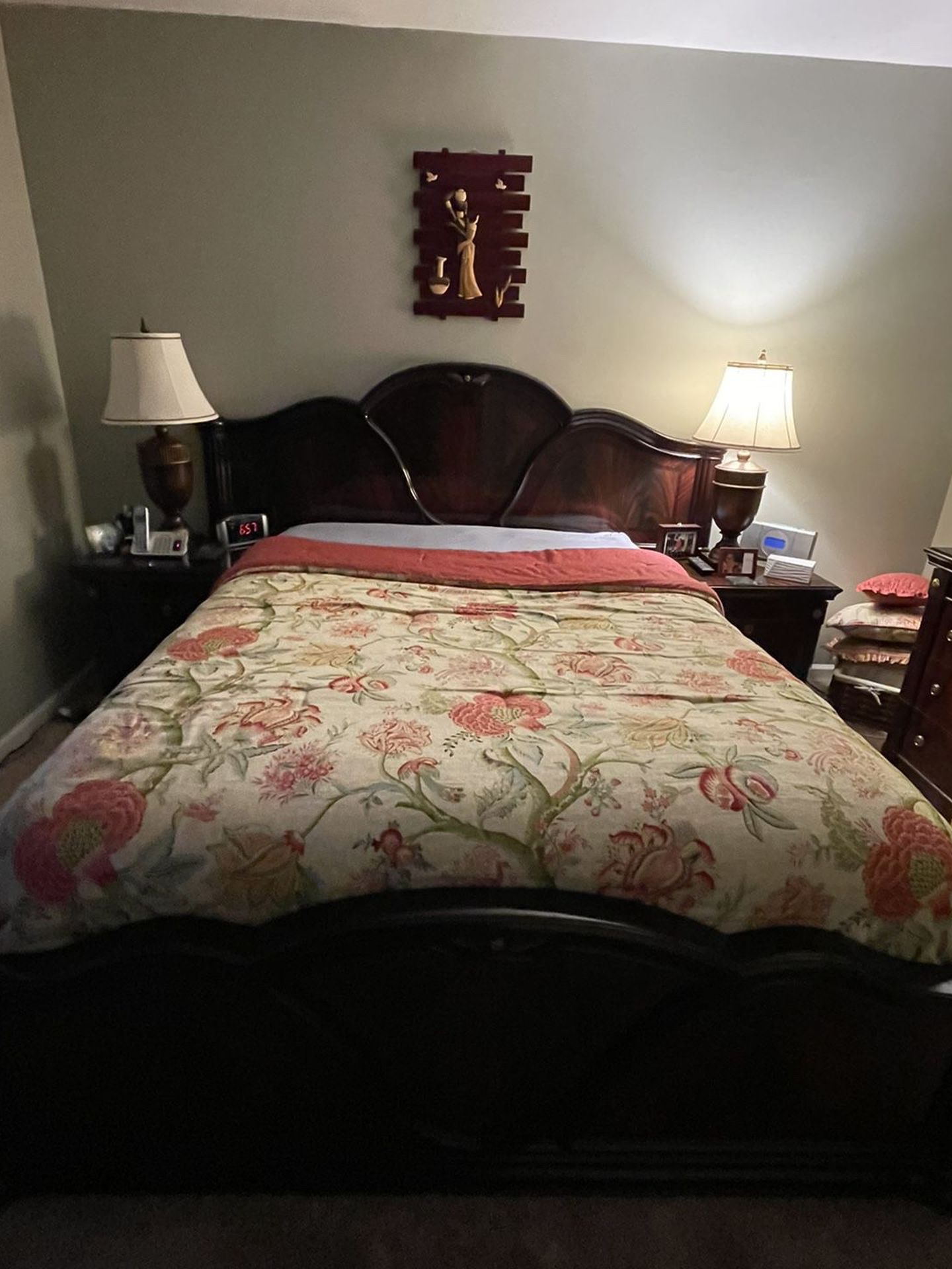 Queen/King Bedroom Set