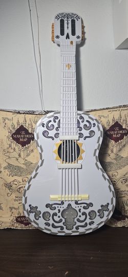 MIGUEL'S GUITAR Coco Disney Pixar 