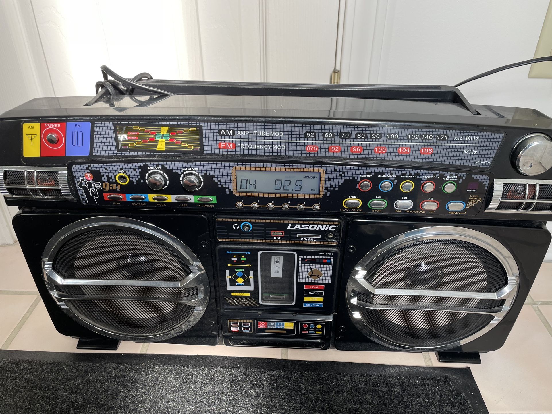 LASONIC i931 Retro iPod USB FM Radio AUX Ghetto Blaster Boombox