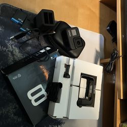 GoPro HERO8 Black + Media Mod + 2 Batteries + Charger