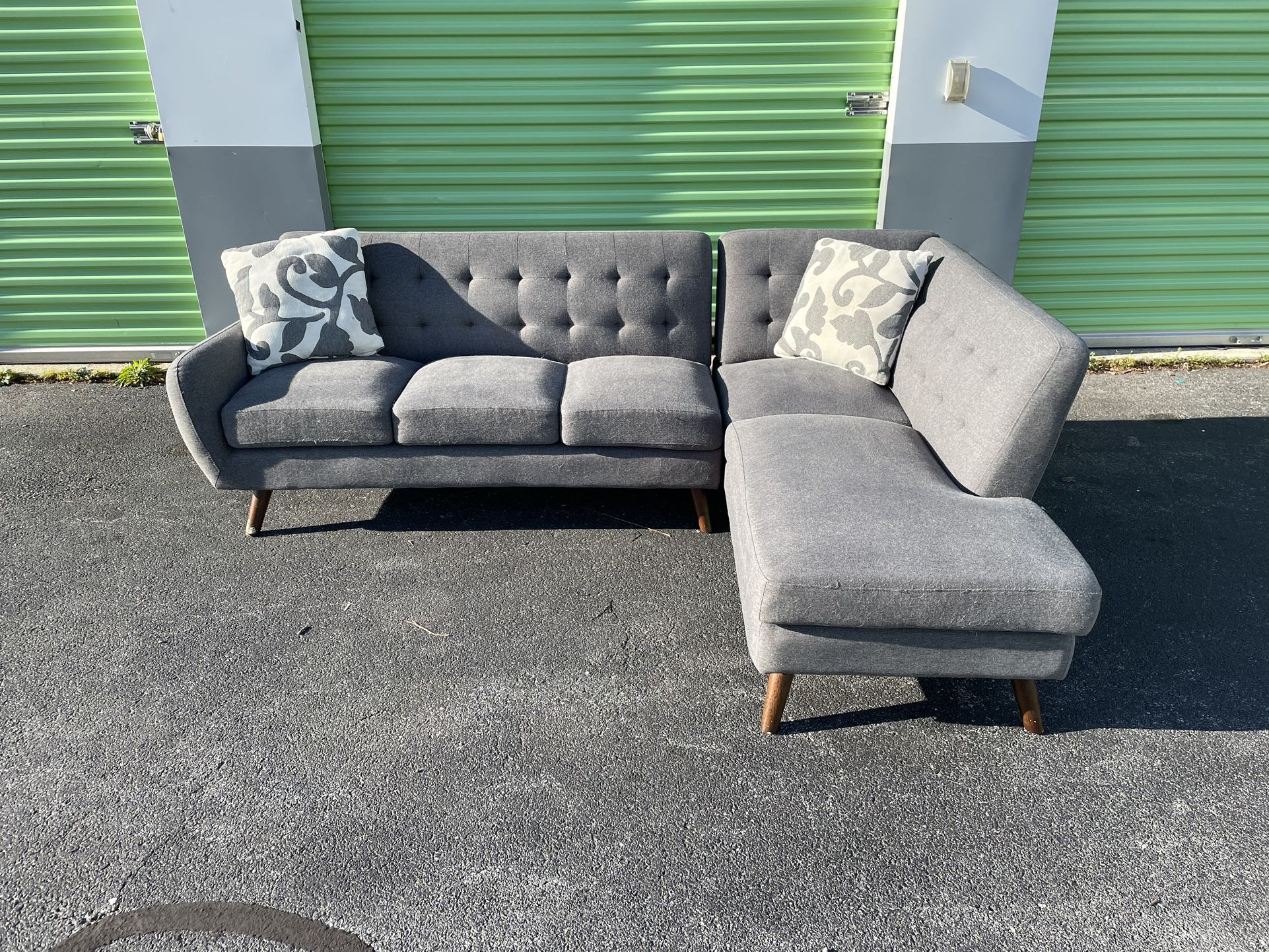 (FREE DELIVERY) Beautiful Gray L Shaped Sectional Sofa Excellent Condition 