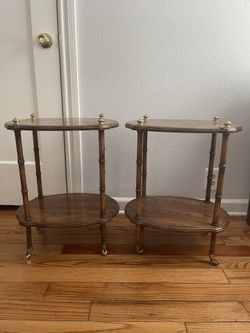 2 Small Table  $40 MAKE A OFFER  $$$$