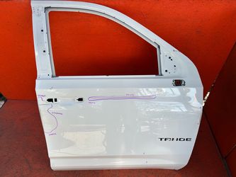 2021 - 2025 CHEVROLET TAHOE SUBURBAN RIGHT PASSENGER SIDE FRONT DOOR SHELL OEM