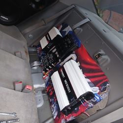 Bocinas Prv Nuevas Y 2 Plantas Taramps 1 De 5000 Y La Otra 3000