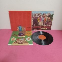 Vintage Old THE BEATLES - SGT. PEPPER LONELY HEARTS CLUB BAND Gatefold Vinyl Record LP 