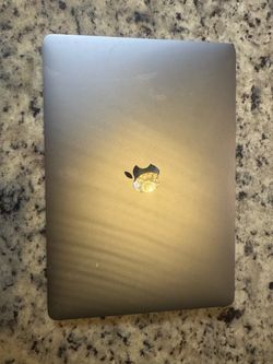 MacBook Air M1 (2020) 13" – 8GB RAM, 128GB SSD – Space Gray