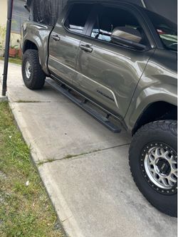 Toyota Tacoma , 2 running boards