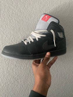 Air Jordan 1s 30 dollars