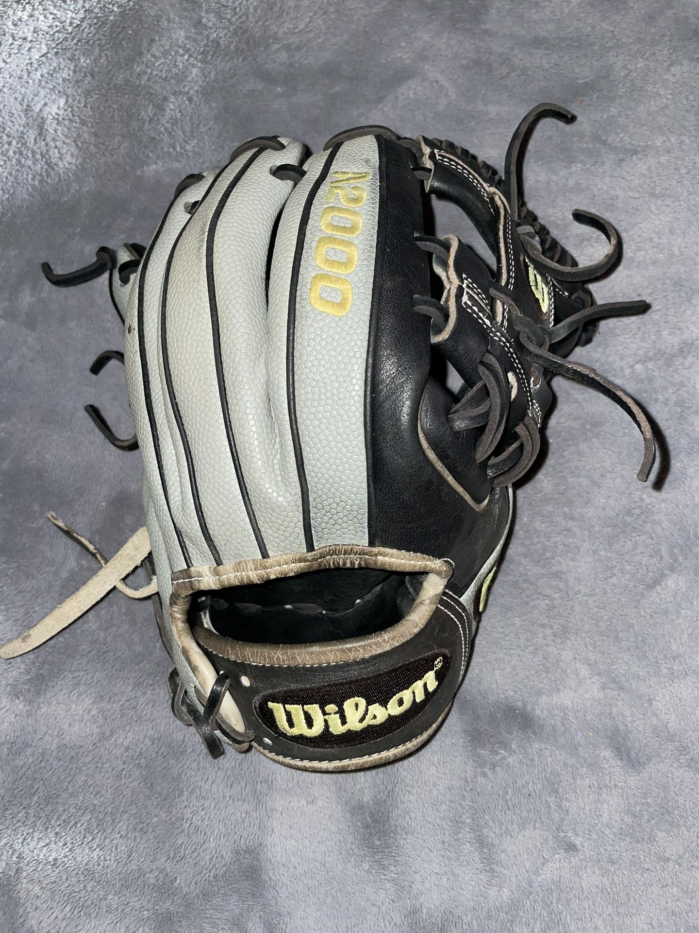 Wilson A2000