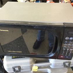 PANASONIC MICROWAVE FOR PARTS OR REPAIR