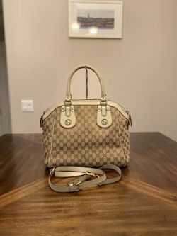 Gucci GG logo Supreme Handbag Shoulder Bag