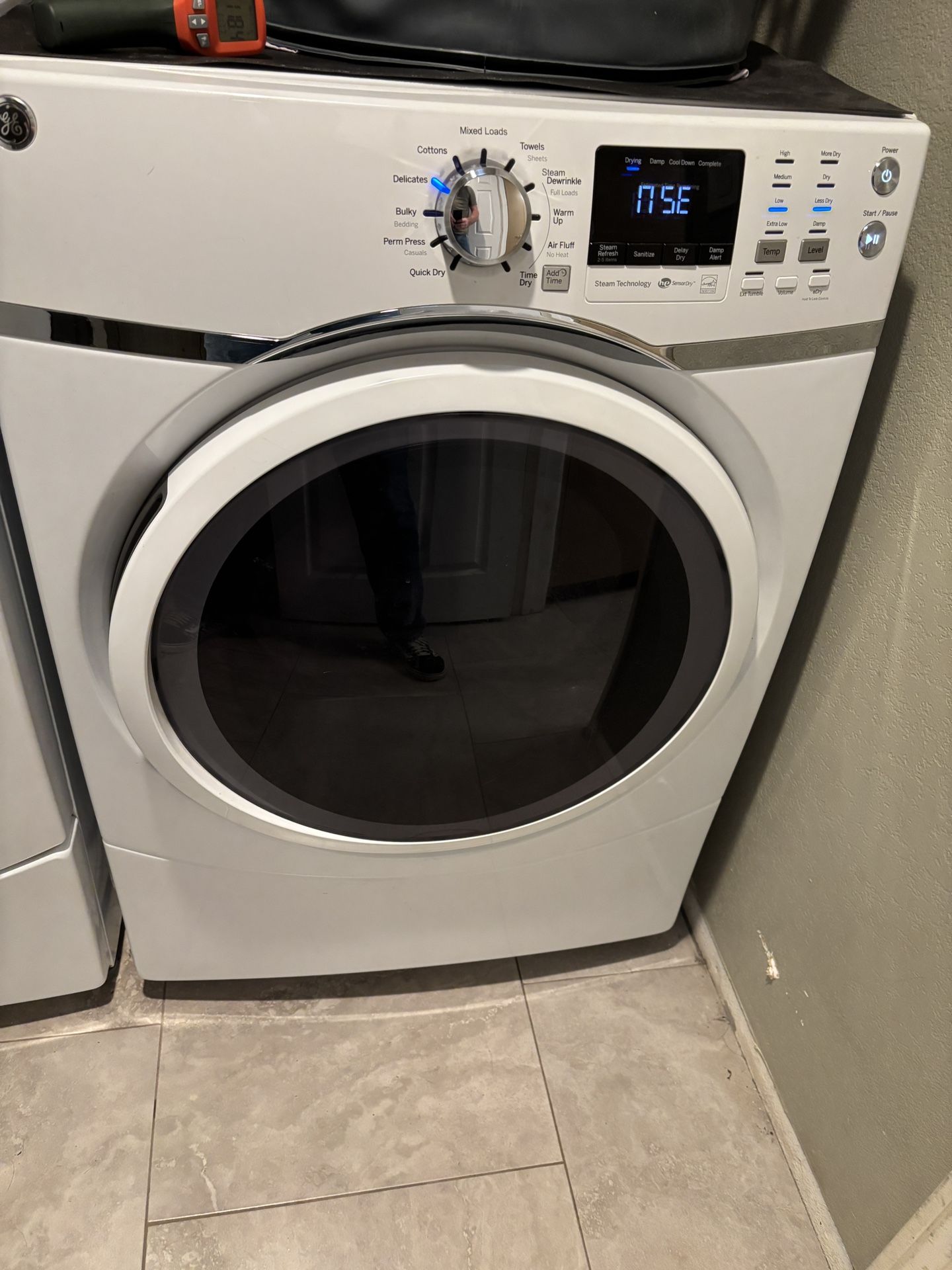 GE 7.5 Cu Ft Gas Steam Dryer Works Great