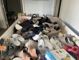 Cool waters shoe remind you of crocs but their Old Navy comfortable and beautiful Different size