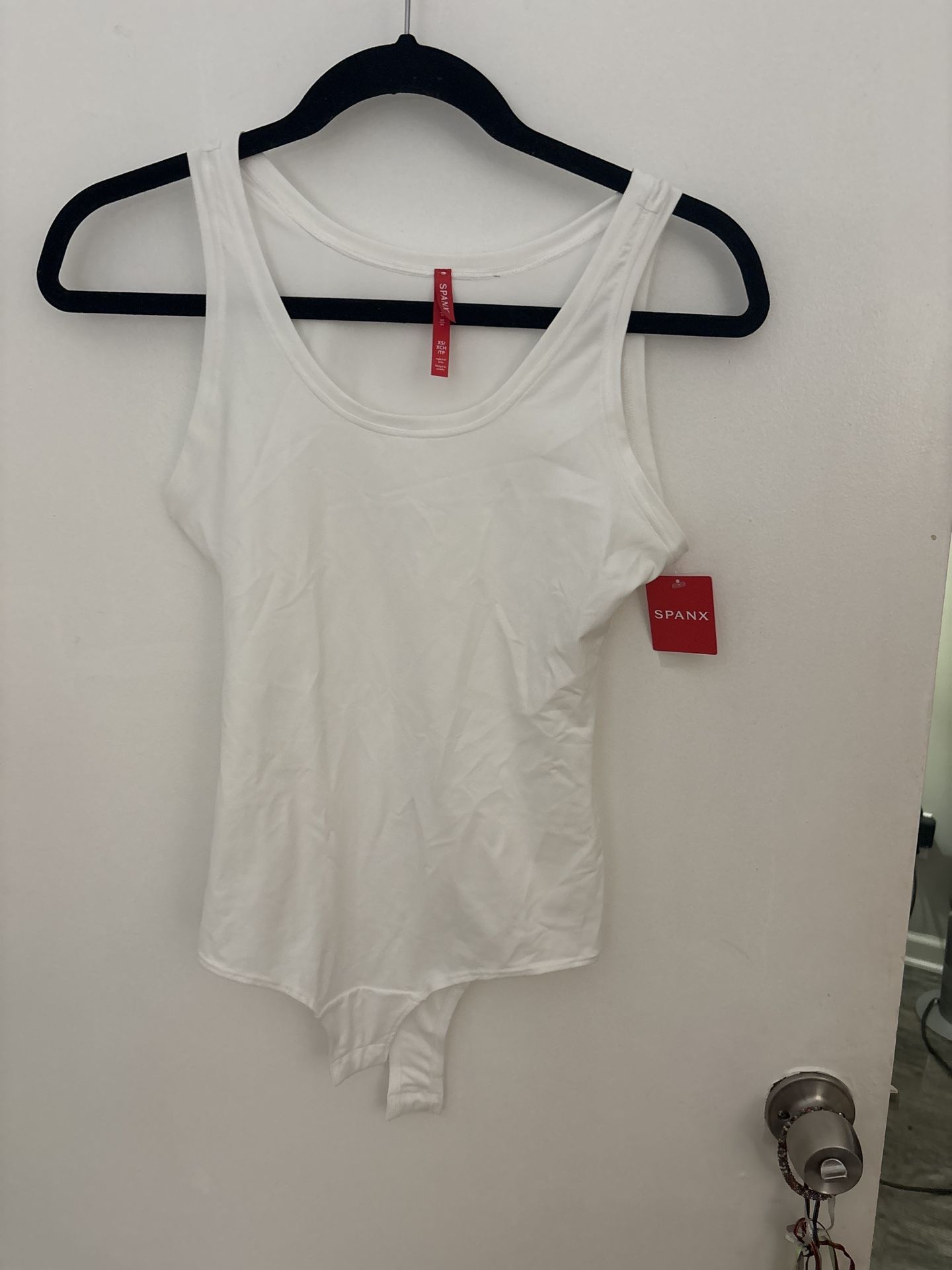 🤍 SPANX Scoop Neck Tank Bodysuit – XS – New With Tags! 🤍