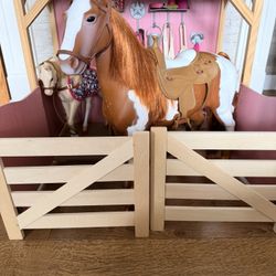 Our Generation Horse Barn Set + 2 Horses 