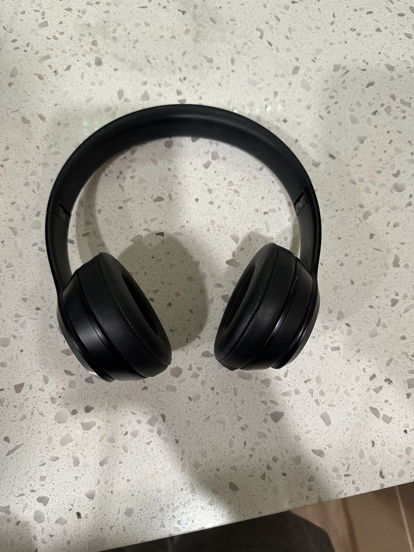 Beats Solo 3 Wireless Head Phones