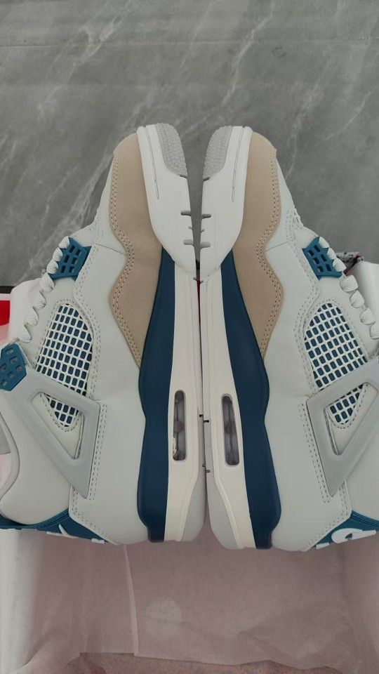 Brand new Air Jordan AJ4 with shoe box