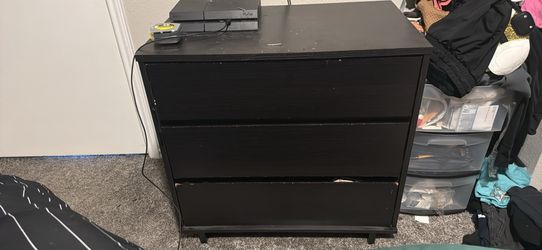 Used 3 drawer dresser