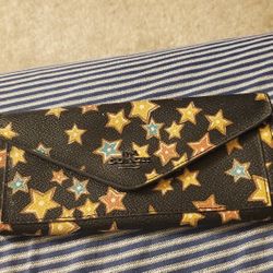 COACH WALLET WITH ZIPPER ON BACK