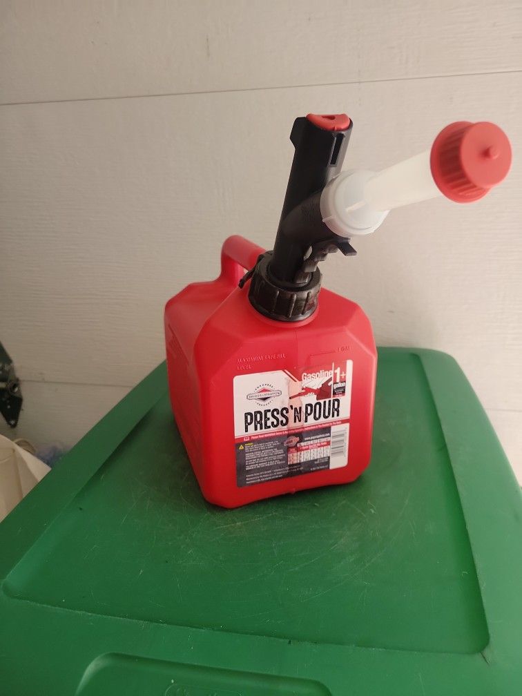 1 Gallon Gas Can Clean