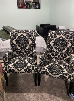 2 Side chairs like NEW!  Pier1!