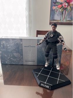 Hot Toys Tony Stark Mech Test