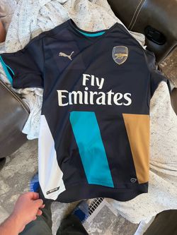 Men’s Arsenal Jersey (Medium)