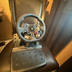 Logitech G29 Driving Force Racing Wheel