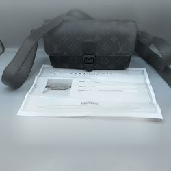 Louis Vuitton Montessoris wearable wallet