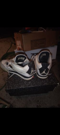 Air Jordan 4 Retro ,  White and Black