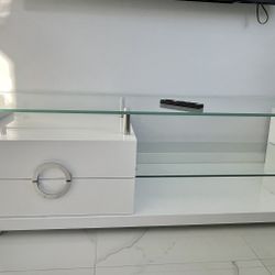 Modern TV Stand – Sleek and Functional Design