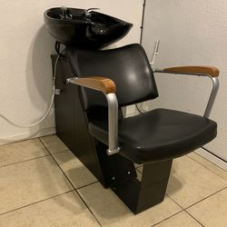 Shampoo chair