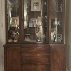 China cabinet 