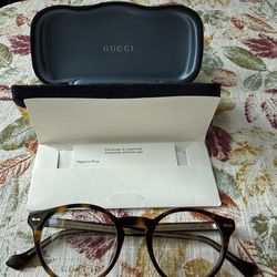 Brand new Gucci eyeglasses( Never worn)