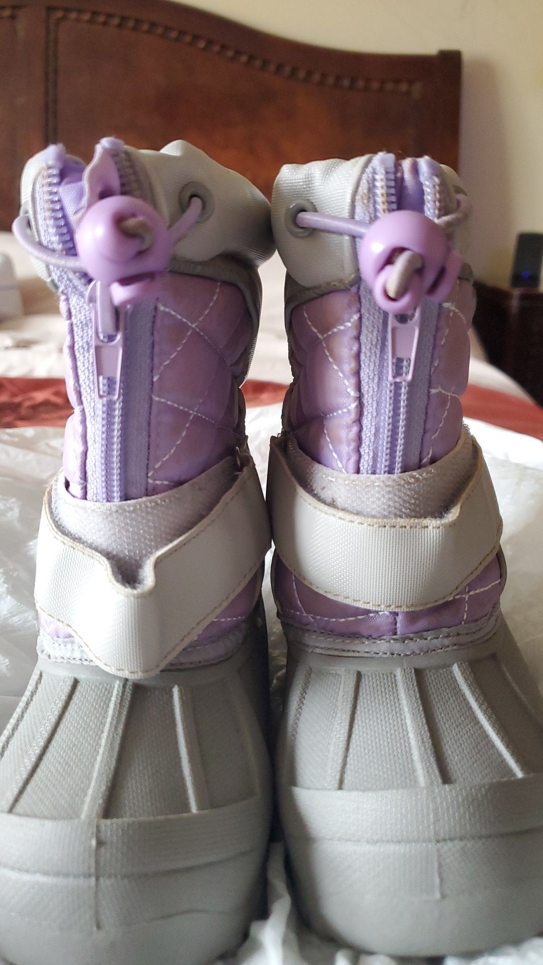 Toddler snow boots size 8