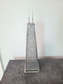 Famous tower in Chicago art 14 inches tall