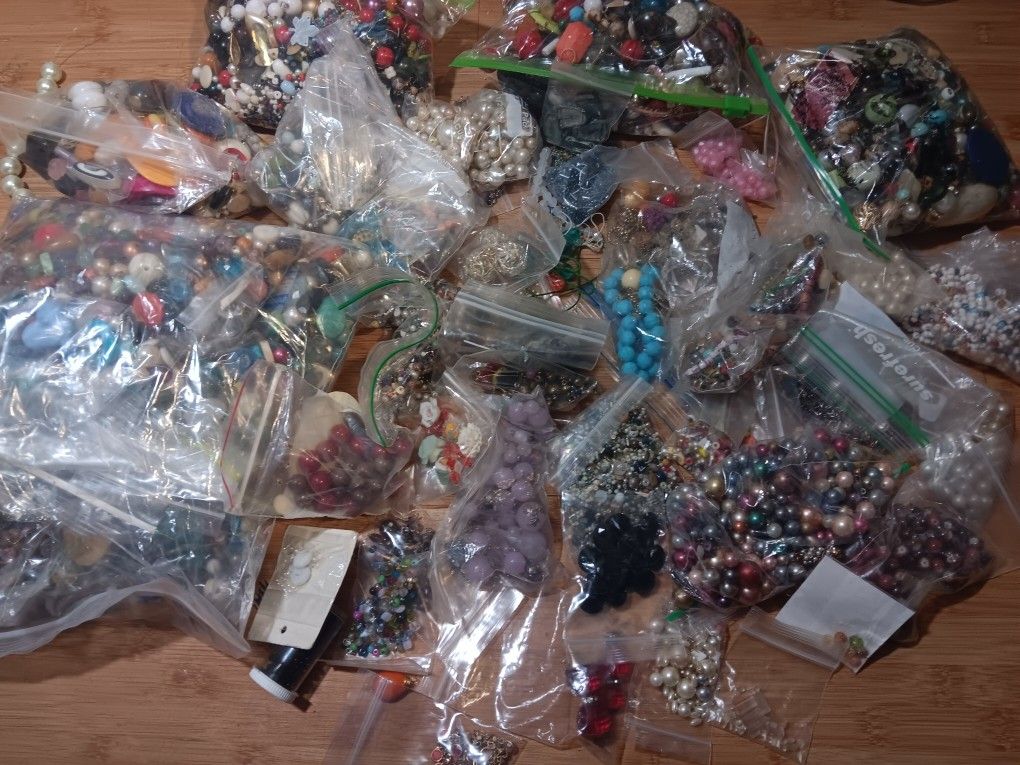 17 Lbs Bead Lot