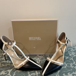 Michael Kors Strap Leather Shoes. Size 8
